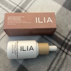 ILIA Super Serum Skin Tint

Color:  St2.5 Sombrio